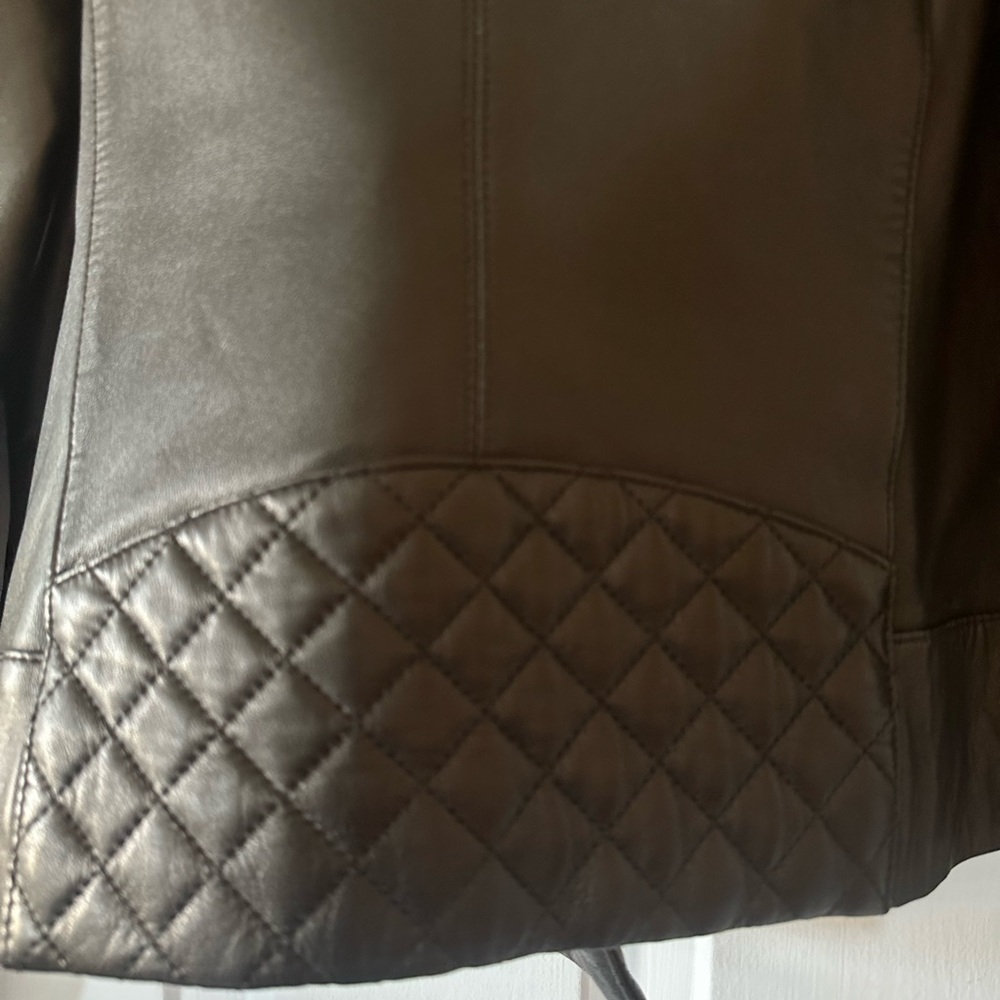 Cole Haan Black Quilted Leather Moto Jacket. Size large. - Picture 13 of 14